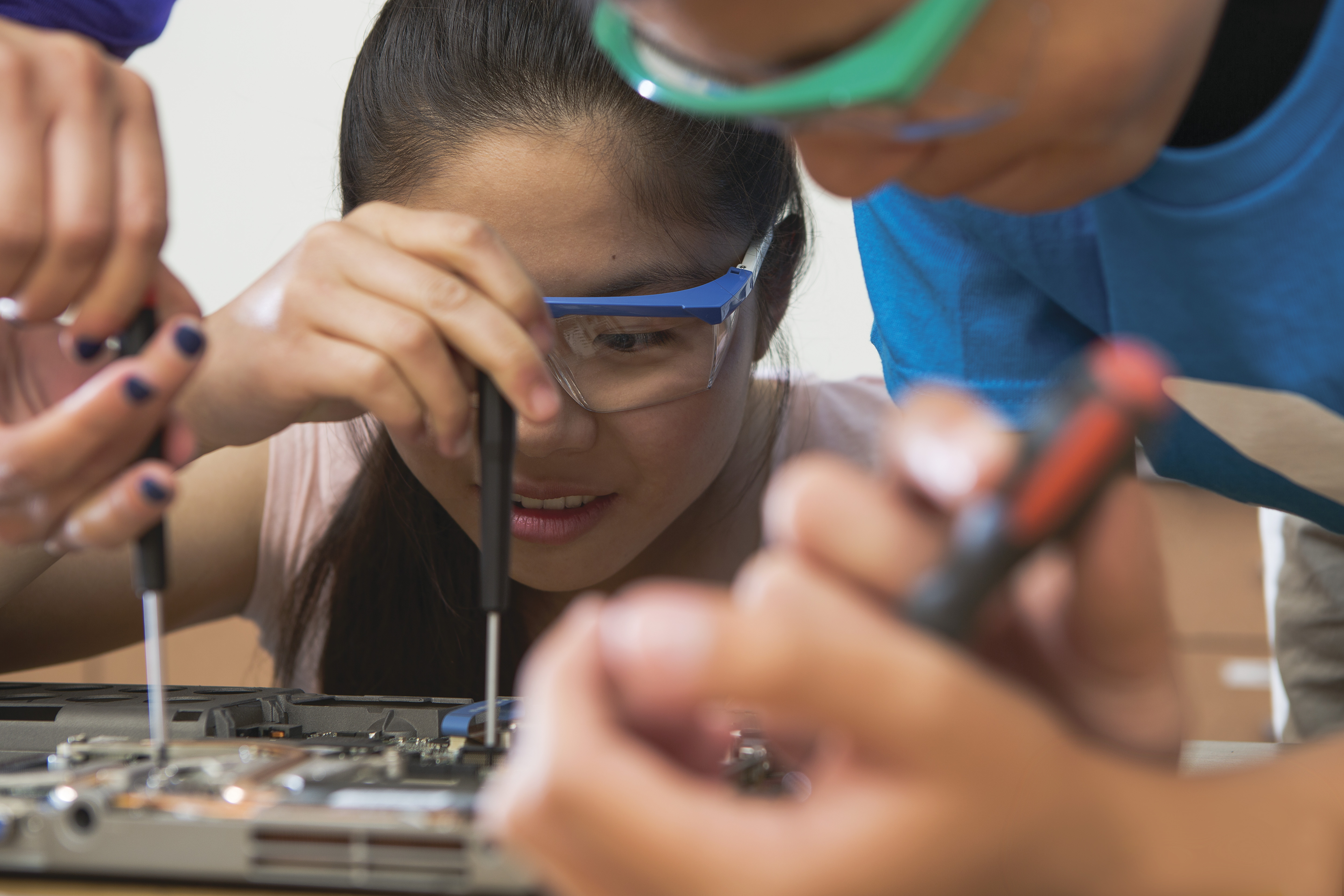 Child engineering device - YMCA Child engineering device - YMCA